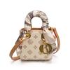 2025 Nuevo Lujo Ligero Textura Vintage Floral Princesa Diana Bolso de Hombro Versátil Ins Cruzado Pequeño Cuadrado