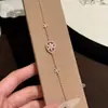 Pulsera de Flor Hueca Gota de Agua, Joyería de Lujo Ligero de Nicho de Gama Alta, Estilo Exquisito y Dulce, Pulsera Simple y Versátil