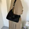 Bolso casual retro simple para el día a día, bolso de mujer de gran capacidad, nuevo popular 2026 estilo relajado bolso de hombro bolso tote