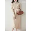 Outono e Inverno 2026 Novo Estilo Francês Retrô Vestido Tricô Gola Lapela Lã Pura Cor Sólida Solto e Versátil Saia Longa