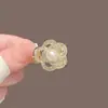 Novo Estilo 2026 Presilha de Cabelo Flor de Pérola para Mulheres, Acessório de Cabelo Estilo Coreano de Luxo Leve, Presilha Lateral com Sensação de Alto Padrão