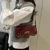 Bolsa Nova Transfronteiriça para Axila Moda Rebite Casual Bolsa para o Dia a Dia 2025 Tendência Bolsa de Ombro Popular Bolsa Feminina Este Ano