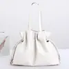 Bolsa de Couro Feminina Bolsa Tote de Grande Capacidade Bolsa de Ombro Portátil Bolsa Grande Feminina de Axila Casual Versátil Bolsa Feminina de Couro Bovino