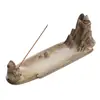 Figura Sosteniendo Barco de Incienso Quemador de Incienso de Flujo Inverso con Forma de Barco con Montañas, Agua Corriente, Cascada de Humo, Adornos Tallados a Mano para Sala de Té Resina