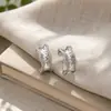 Brincos Argola C Personalizados com Cravejamento de Diamantes Estilo Europeu e Americano para Mulheres, Moda Tendência Versátil de Luxo de Alto Padrão Nicho
