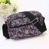 Bolsa Feminina Popular Mais Vendida, Bolsa de Tecido Floral, Bolsa Transversal de Grande Capacidade, Bolsa com Zíper Multicamadas à Prova d'Água para Mães de Meia-Idade e Idosas, Bolsa de Feira de Rua
