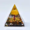 Fábrica de artesanías para decoración de escritorio de oficina en casa con grava de pirámide de cristal de resina epoxi de comercio exterior transfronterizo