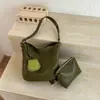 Bolso tejido de gran capacidad para mujer, nuevo estilo verano 2026, bolso cruzado de un solo hombro casual de alta gama, bolso de mano casual para el trabajo