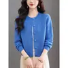 Nuevo y elegante cárdigan de punto cálido estilo coreano para otoño de 2026 para madres, chaqueta suéter corta de color liso para mujer