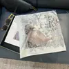 Bufanda Cuadrada de Seda de Morera Perlada de Lujo Ligero de 90 cm para Mujer Estilo Ins Elegante y Fácil de Combinar Bufanda de Seda Borde Enrollado a Mano Chal Decorativo