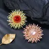 Europa y Estados Unidos transfronterizo súper ventas broche de girasol de cristal de alta calidad moda exquisita versátil accesorios para vestido de banquete corsage mujer