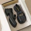 Mocassins de Solado Grosso para Mulheres, Novos Sapatos Versáteis Outono 2026, Sapatos Pequenos de Couro Estilo Britânico Retrô, Sapatos Femininos Tamanho Grande 41 a 43