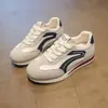 Zapatos de entrenamiento alemanes al por mayor para mujer 2026 nueva llegada de primavera suela plana retro casual zapatos deportivos versátiles transpirables zapatos blancos zapatos individuales