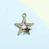 Pingente Estrela de Cinco Pontas Vazada Liga de Zinco Cravejado com Strass Design Simples e Fashion Pingente Esmaltado Joias DIY Pequenos Acessórios