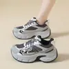 Tênis Chunky Feminino, coleção primavera 2026, novo estilo, sola plataforma, aumenta a altura, estiloso, malha respirável, sapatos casuais