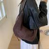 Bolsa Popular de Gamuza Retro para la Axila de Este Año 2025 Otoño e Invierno Nuevo Estilo Bolso Cruzado Simple y Versátil Bolso para Viajar