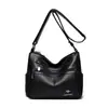 Bolso bandolera de cuero PU suave de comercio exterior para mujer, bolso de hombro de moda nuevo al por mayor para madres de mediana edad, bolso de mano versátil y elegante