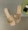 Sandalias de verano para mujer, estilo nuevo, cuadradas, elegantes, de moda, con pedrería y tacones gruesos, tacón de fuegos artificiales abierto, 2026 French