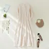 Foto Real do Novo Vestido de Linho Solúvel em Água Estilo Chinês com Gola Inclinada e Gola Alta, Saia Longa Cheongsam Aprimorado para Mulheres