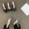 Sandalias Nuevas de Verano 2025 Estilo Francés de Tacón Bajo con Lazo y Punta Cerrada, Zapatos de Nicho Estilo Hada para Primavera y Verano para Combinar con Vestidos