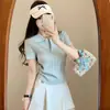 Top de punto lavado de seda helada con cuello polo azul liso, manga corta para mujer, ajuste slim para verano, hombro normal, estilo corto