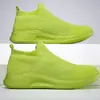 Transfronteiriço 24 novos tênis esportivos casuais de casal plus size fly-knit tendência da moda slip-on respiráveis sapatos de coco