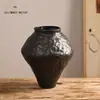 Vaso vintage estilo wabi-sabi, cerâmica rústica, jarra de cerâmica preta para pousada, porta-flores secas de cerâmica estilo chinês novo, decoração de entrada de sala de chá