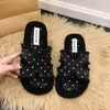 Chinelos de pele fofos estilo preguiçoso para mulheres 2026 Outono/Inverno chinelos quentes de uma tira par com saias uso externo chinelos de pele versáteis