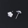 Pendientes de botón de pétalo de rosa plateados de cobre blanco para mujer, pendientes de botón brillantes esmerilados, moda TikTok live al por mayor, entrega de una sola pieza