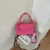 Bolso de mujer de nicho nuevo con un diseño único, bolso cuadrado pequeño con un toque retro, bolso de hombro, bolso de axila, bolso de mano simple