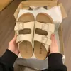 Chinelos Birkenstock de sola grossa para mulheres, para usar no verão ao ar livre, super quentes novidade 2026, fivela de couro, chinelos casuais da moda para praia, para usar com saias