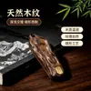 Bodhisattva Madera de Águila Madera de Águila Medicina Preciosa Madera de Águila Exquisitamente Tallado Forma Natural Colgante de Collar Buda Talismán Colgante de Cuello Tallado en Madera Juguete Cultural Colgante