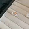 Serenidad de Té Blanco, Anillo Abierto Irregular de Perla Tejido Plegado, Anillo de Dedo Índice de Lujo Ligero de Gama Alta, Accesorio de Mano de Moda