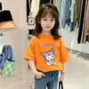 Camiseta de Algodão Puro de Manga Curta para Meninas Verão 2026 Novo Estilo Estampa de Desenho Animado Moda Infantil Versátil Camiseta de Meia Manga