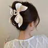Pinza Grande para Cabello de Satén de Alta Calidad Pinza para la Parte Posterior de la Cabeza Plisada Lujo Ligero Pinza de Tiburón Nuevo 2025 Pasador para el Cabello de Mujer Tocado