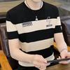 Camiseta Elástica de Manga Curta Marca da Moda 2025 Masculina Verão Tendência Legal Listrada com Letra Camiseta Casual Gola Redonda Camisa Básica Masculina