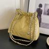 Bolso de cadena Lingge para mujer, nuevo diseño de nicho, bolso de hombro de verano de alta gama, popular en Internet, bolso de cubo, 2023