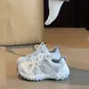Zapatillas tipo "dad shoes" populares de suela gruesa, que aumentan la altura, de malla para mujer, nueva colección Otoño 2026, versátiles para exteriores, de suela blanda, atléticas y casuales