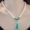 Collar de Perlas Imitación Chalcedony Hielo Verde Alto con Colgante de Calabaza Plateada Hebilla de Paz Cadena para Suéter para Mujer Joyería de Vidrio