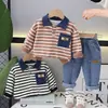 2024 Nuevo Estilo Coreano Rayas de Dibujos Animados Estilo Occidental Otoño Suéteres para Niños Set de 2 Piezas Fabricante Venta al por Mayor