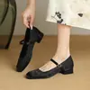 Novo Modelo~2026 Novo Estilo Salto Grosso Bico Quadrado 3cm Sapatos Femininos em Vários Tamanhos, Novo Estilo Chinês com Design de Pintura a Tinta, Adequado para Todas as Estações!