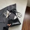 Bolso tote simple de moda y tendencia para el día a día, bolso de axila con diseño de nicho, bolso de hombro grande y elegante para mujer