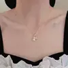 Collar con Colgante de Doble Calabaza Dorada para Mujer, con Perlas Perfectamente Redondas de Fuerte Brillo, Cadena para Clavícula de Alta Gama y Elegante con un Alto Valor Estético