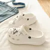 Song Xiaoke 2026 Modelo Nuevo para Aumentar la Altura Suela Gruesa Simples Casuales EVA Puntera Cerrada Zuecos para Mujeres y Parejas para Uso al Aire Libre
