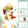 Kit de Materiais de Bordado DIY para Animais Pequenos Novo Transfronteiriço: Kit de Arte em Tecido Feito à Mão Raposa Sob a Videira (Versão em inglês)