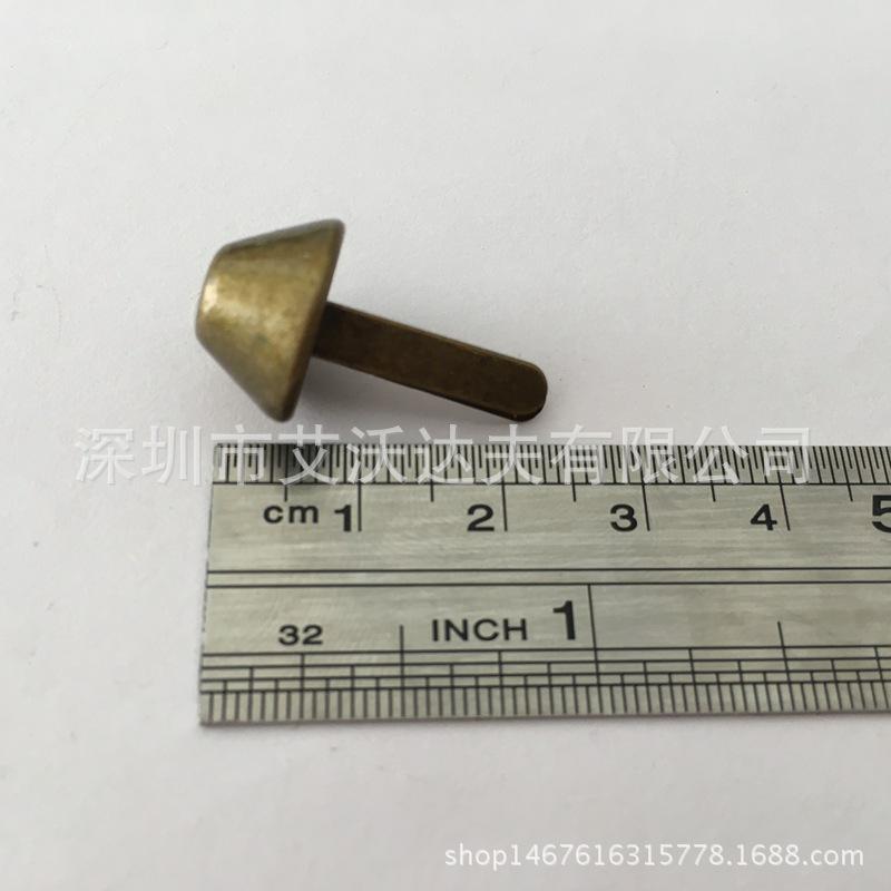 antique brass bag feet (1)