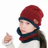Otoño e invierno más terciopelo gorro de punto para hombre bufanda conjunto de dos piezas Protección para los oídos de invierno gorro de lana para padres e hijos venta al por mayor 9524