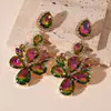 Brincos de Metal Europeus e Americanos Estilo Cruzado Cravejados de Diamante com Flores Emendadas, Brincos de Luxo Leve e de Alta Qualidade, Brincos Personalizados Modernos e Versáteis