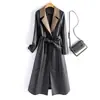 Casaco de couro Haining feminino de comprimento médio, com cadarço e abotoamento duplo, trench coat estiloso, nova jaqueta de pele de carneiro para outono e inverno
