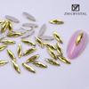 Nova Arte Do Prego Amarelo Dourado Em Forma De Broca Net Vermelho Fundo Plano Em Forma De Broca Fundo De Ouro Broca Nail Art Broca Ornamentos Strass